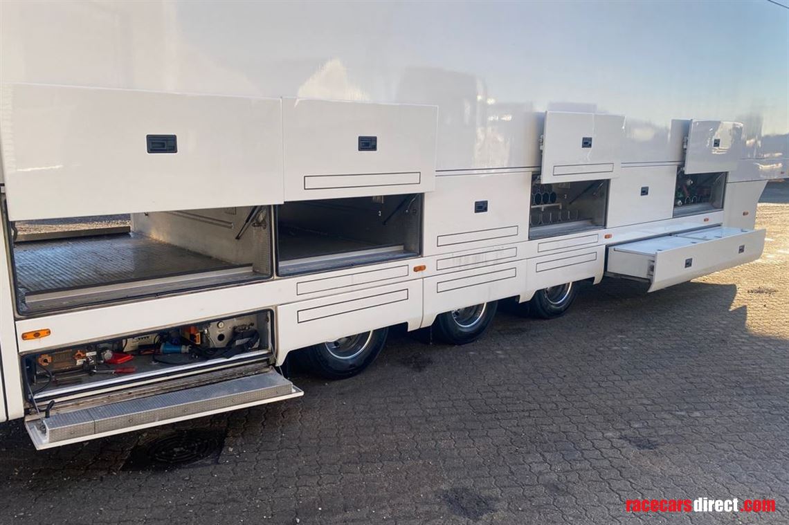 2-x-ex-toyota-le-mans-team-schuler-trailer