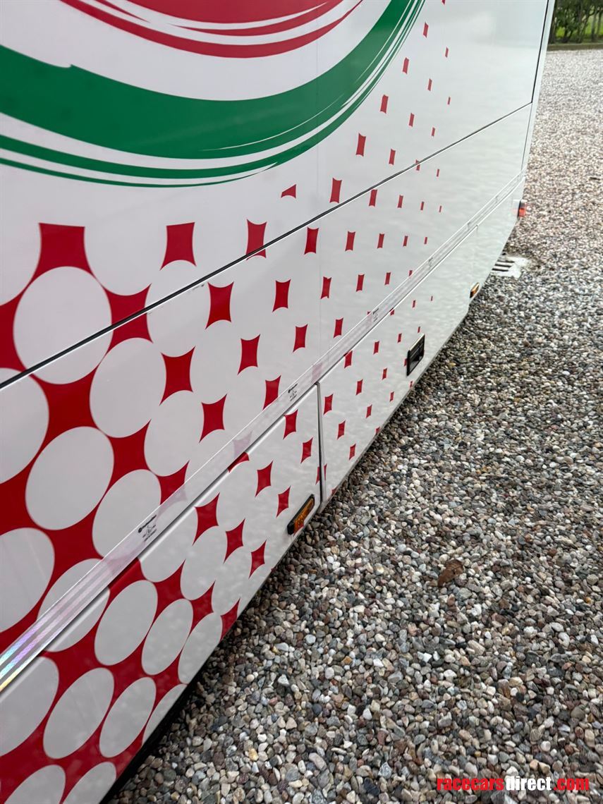 schuler---gt-and-touring-cars-race-trailer