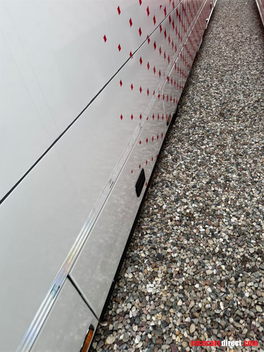 schuler---gt-and-touring-cars-race-trailer