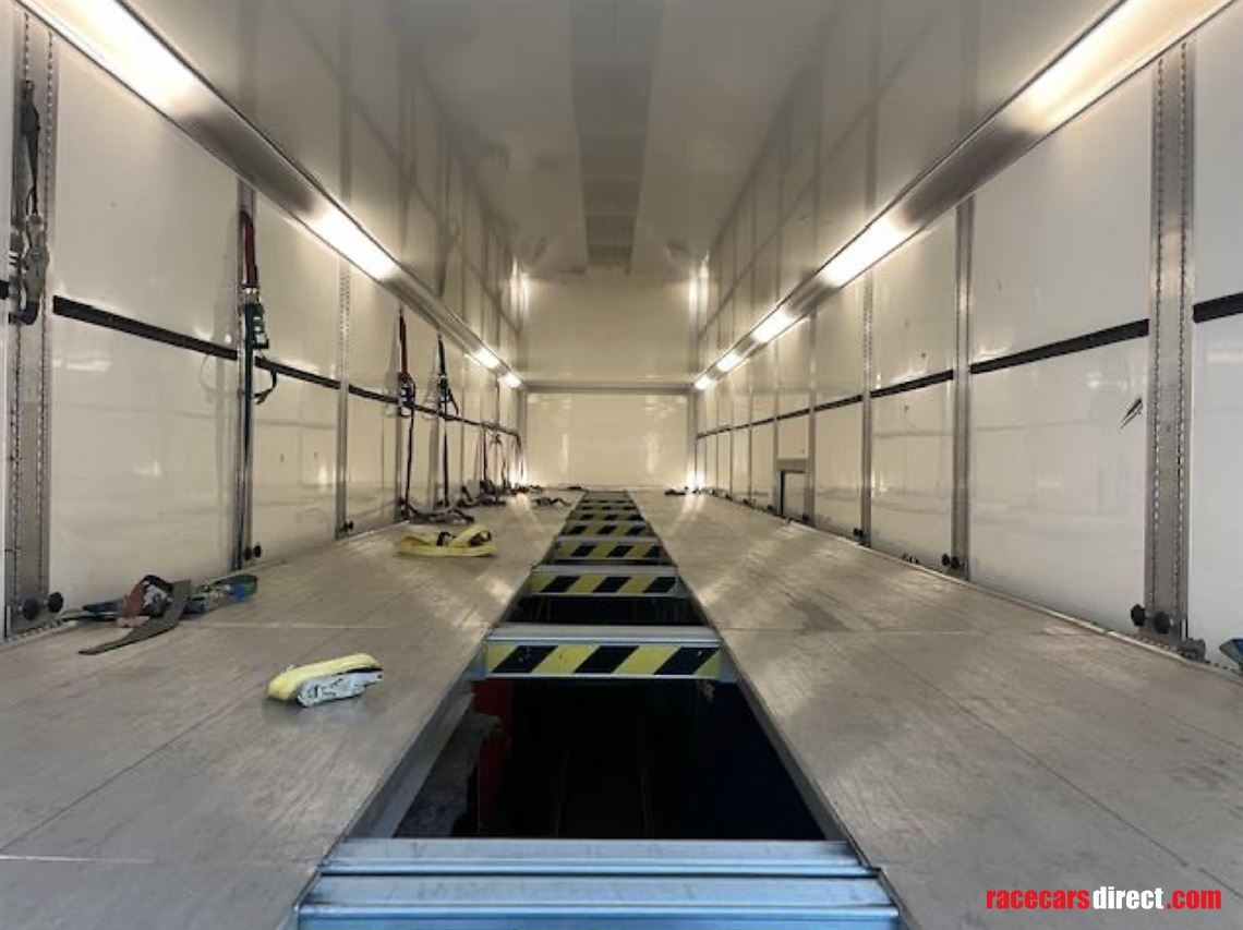 schuler---gt-and-touring-cars-race-trailer