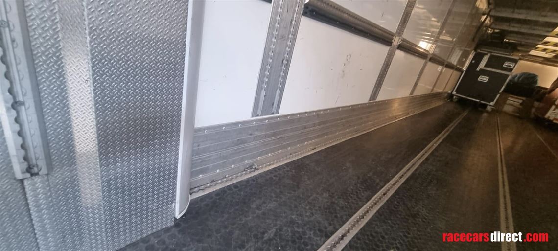 schuler---gt-and-touring-cars-race-trailer