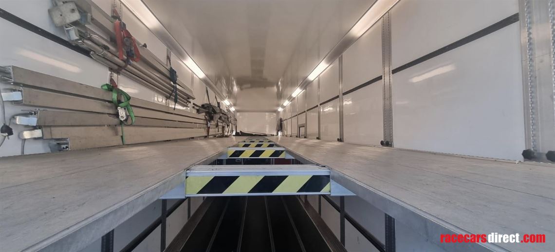 schuler---gt-and-touring-cars-race-trailer