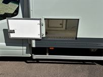 fully-enclosed-car-transporter-2020-mercedes