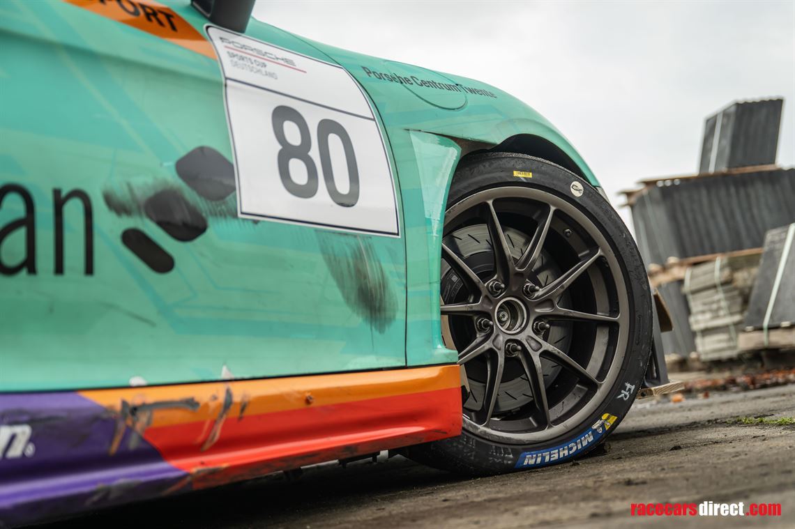 porsche-cayman-718-gt4-rs