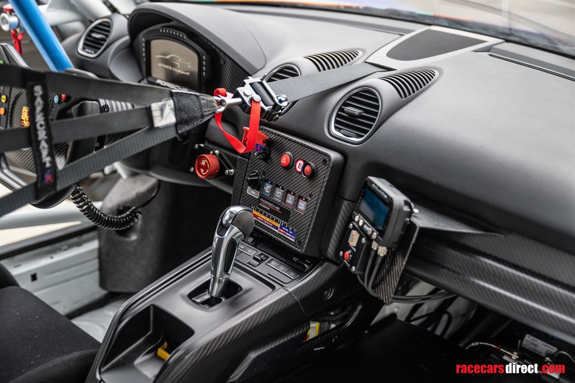 porsche-cayman-718-gt4-rs