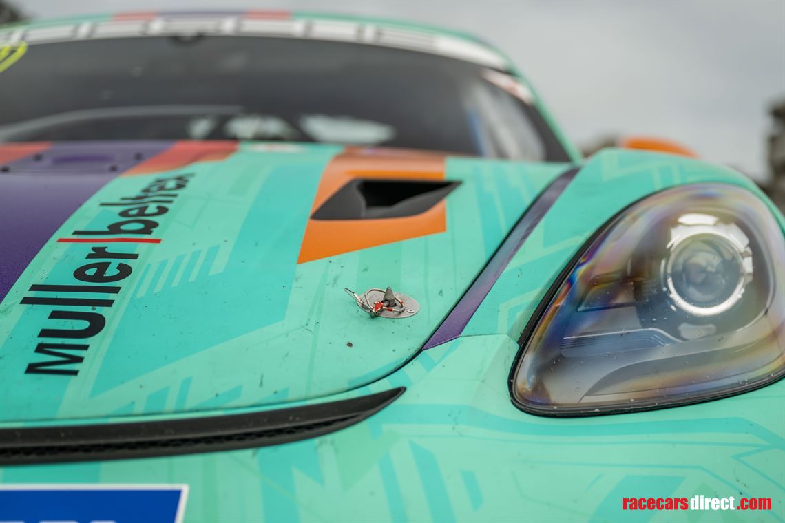 porsche-cayman-718-gt4-rs