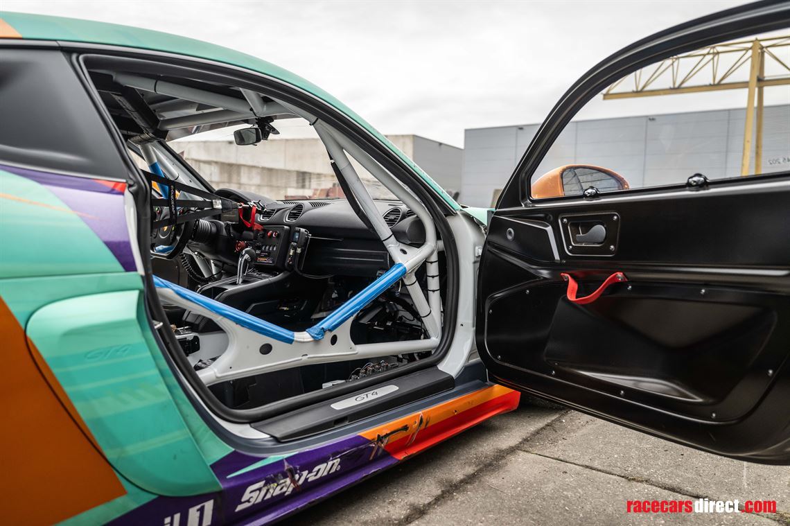 porsche-cayman-718-gt4-rs