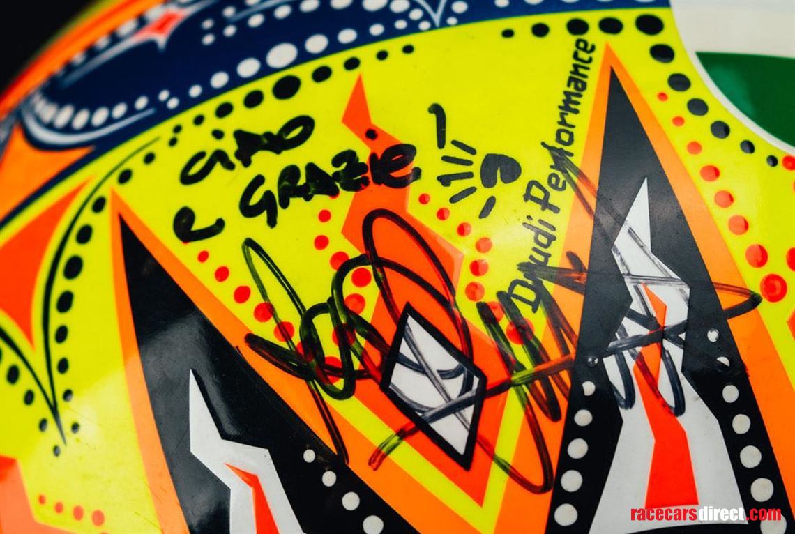 valentino-rossi-2002-rally-helmet