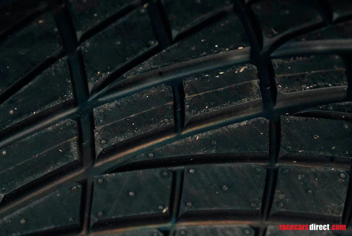 ferrari-f1-wheel-rain-tyre