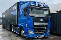 double-deck-racetrailer-with-daf-xf440-and-13