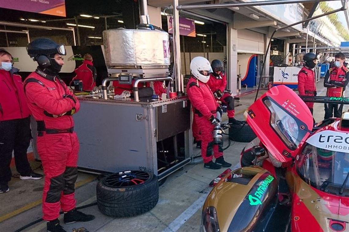 elms-endurance-pit-paddock-garage-equipment