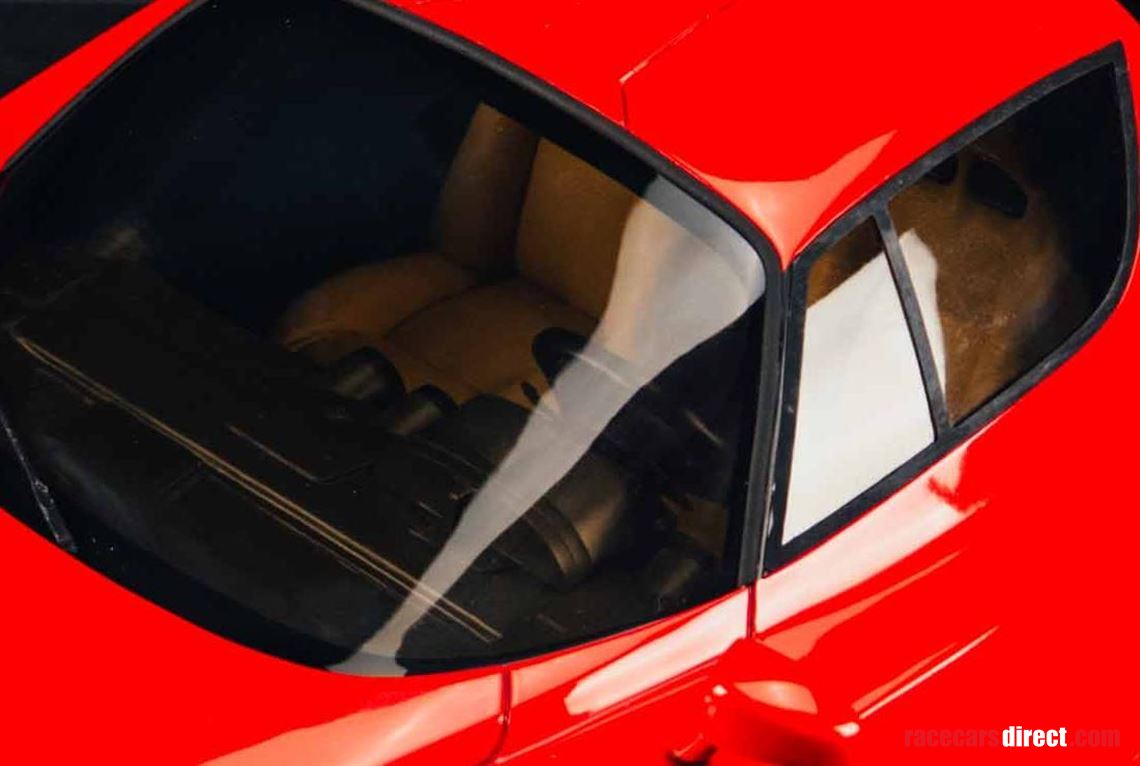 ferrari-enzo-scale-15-model