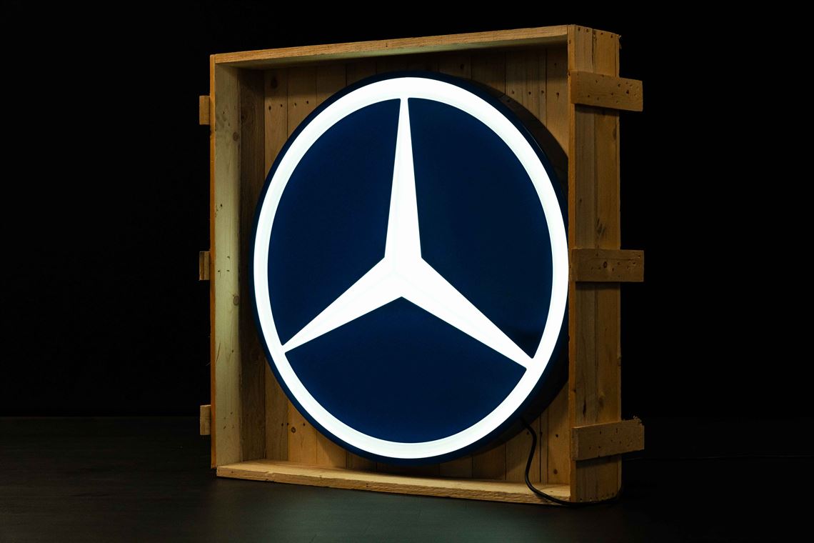 mercedes-original-sign