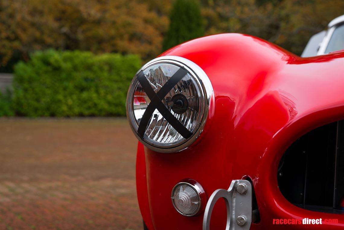 ac-cobra-289-fia-race-car