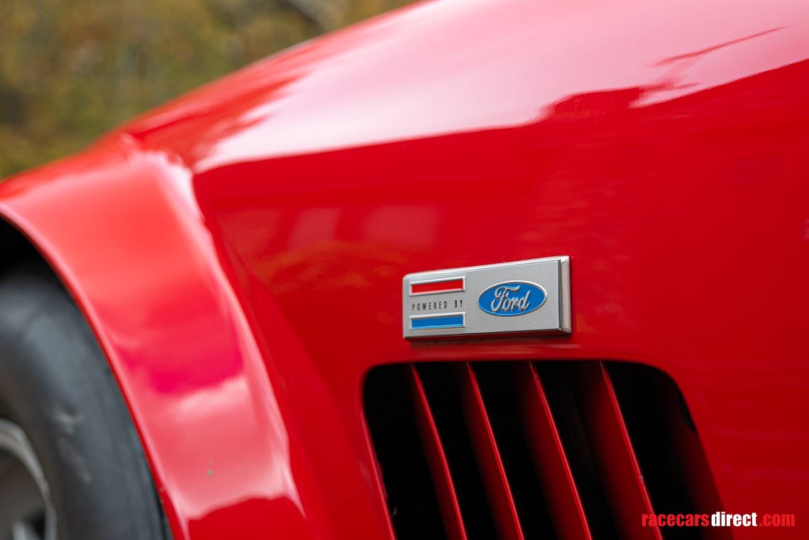 ac-cobra-289-fia-race-car