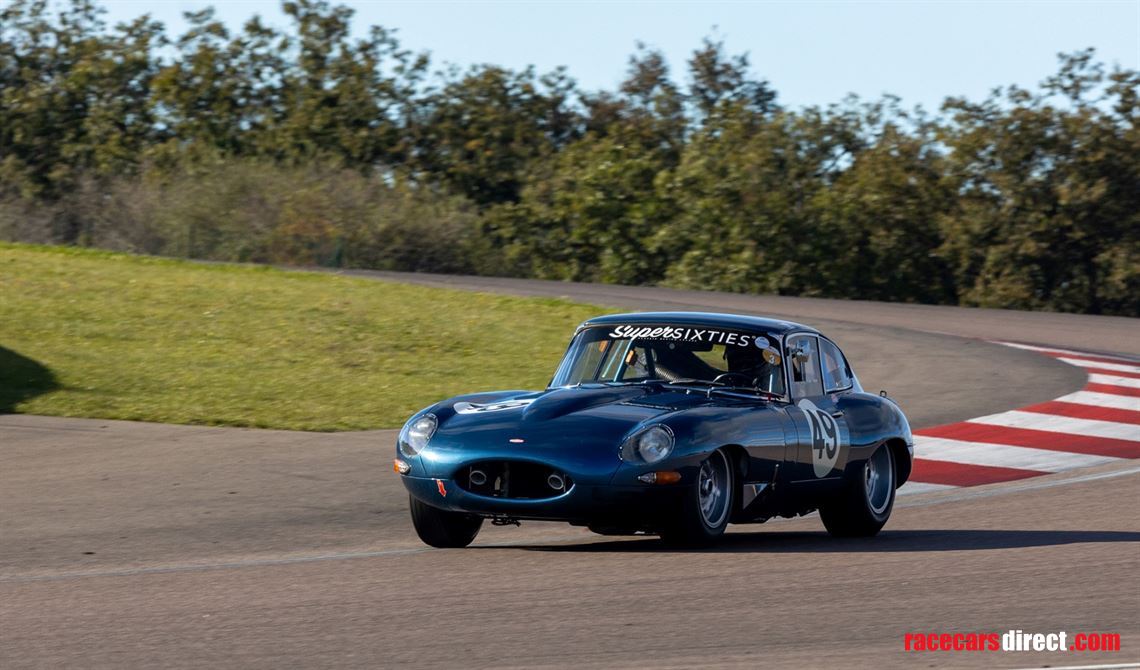 1963-jaguar-e-type-fhc-semi-lightweight