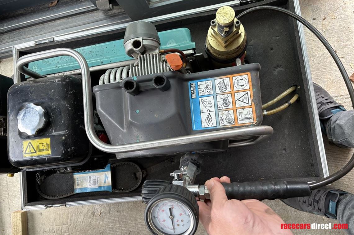 bauer-air-bottle-compressor-setup