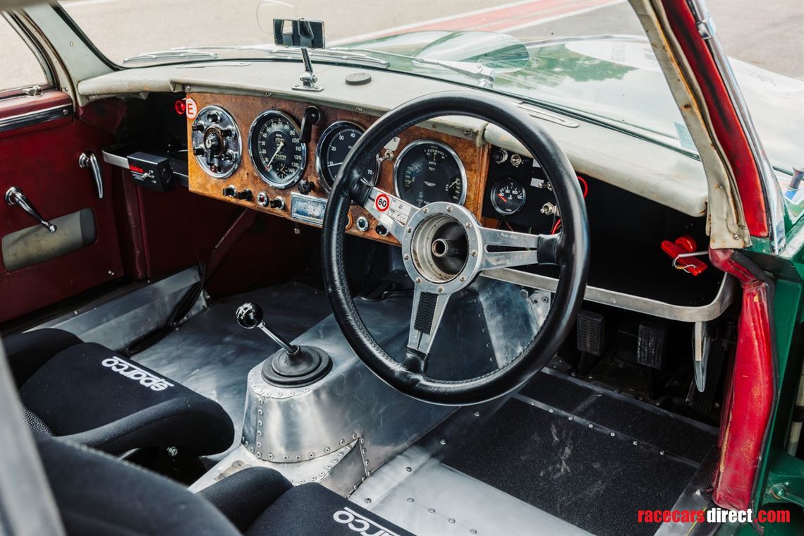 1954-aston-martin-db24