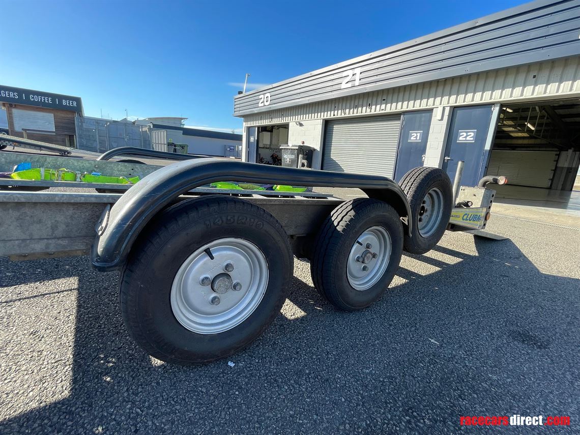 caterham-trailer---brian-james-clubman