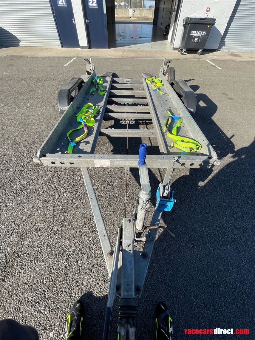 caterham-trailer---brian-james-clubman