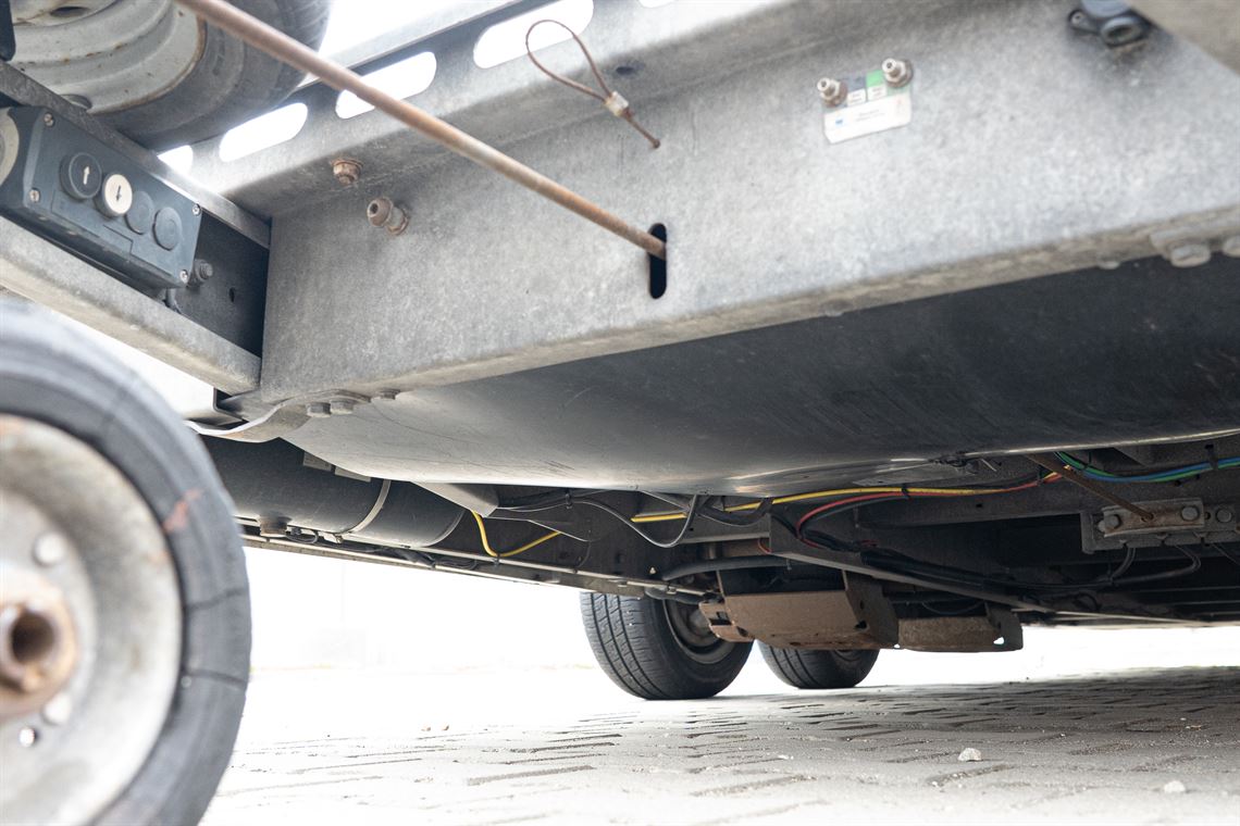 lowered-car-trailer-tohaco-w2-3000bc-air-susp