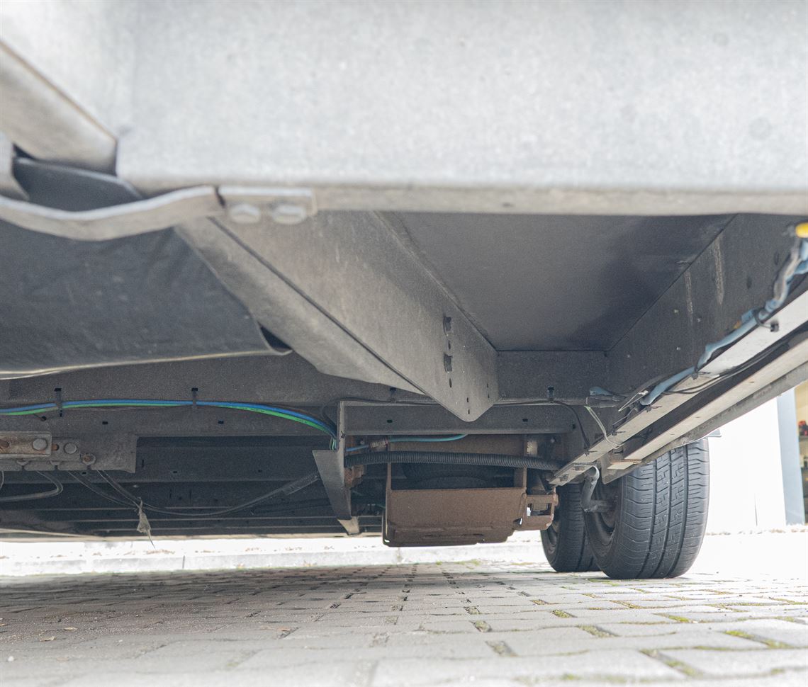 lowered-car-trailer-tohaco-w2-3000bc-air-susp