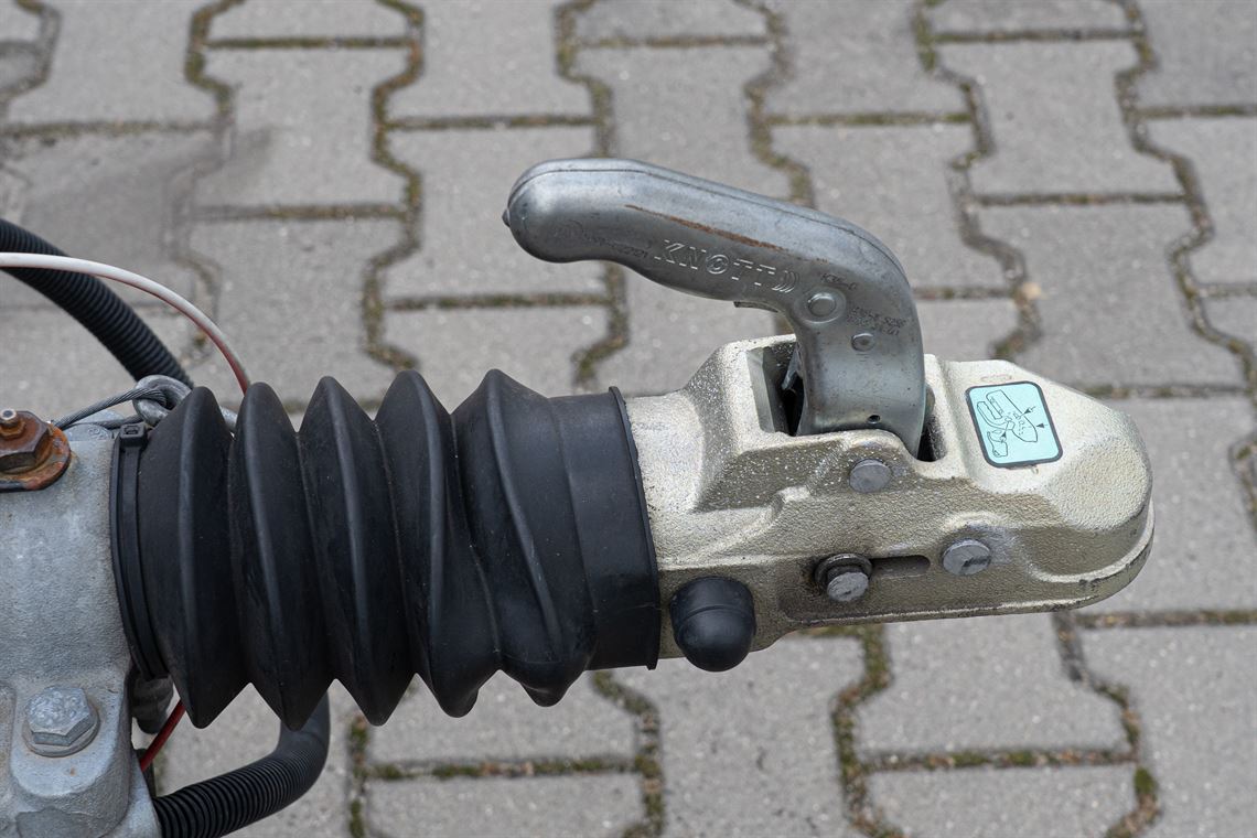 lowered-car-trailer-tohaco-w2-3000bc-air-susp