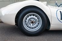 lister-knobbly-fia-car