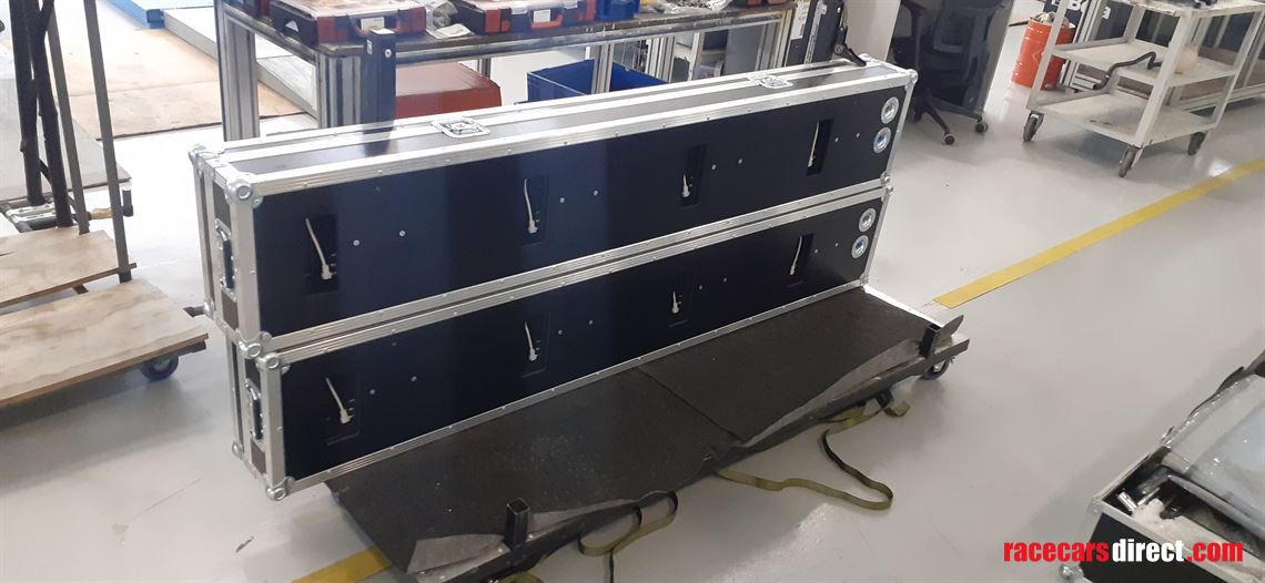 endurance-pit-perch-racing-caseliner