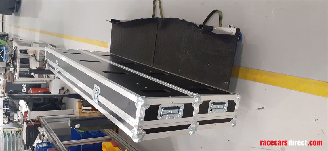 endurance-pit-perch-racing-caseliner