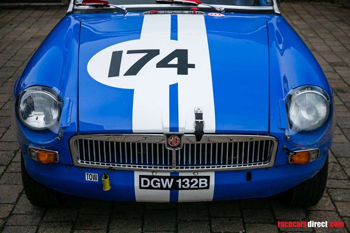 1964-mg-b-fia-race-car