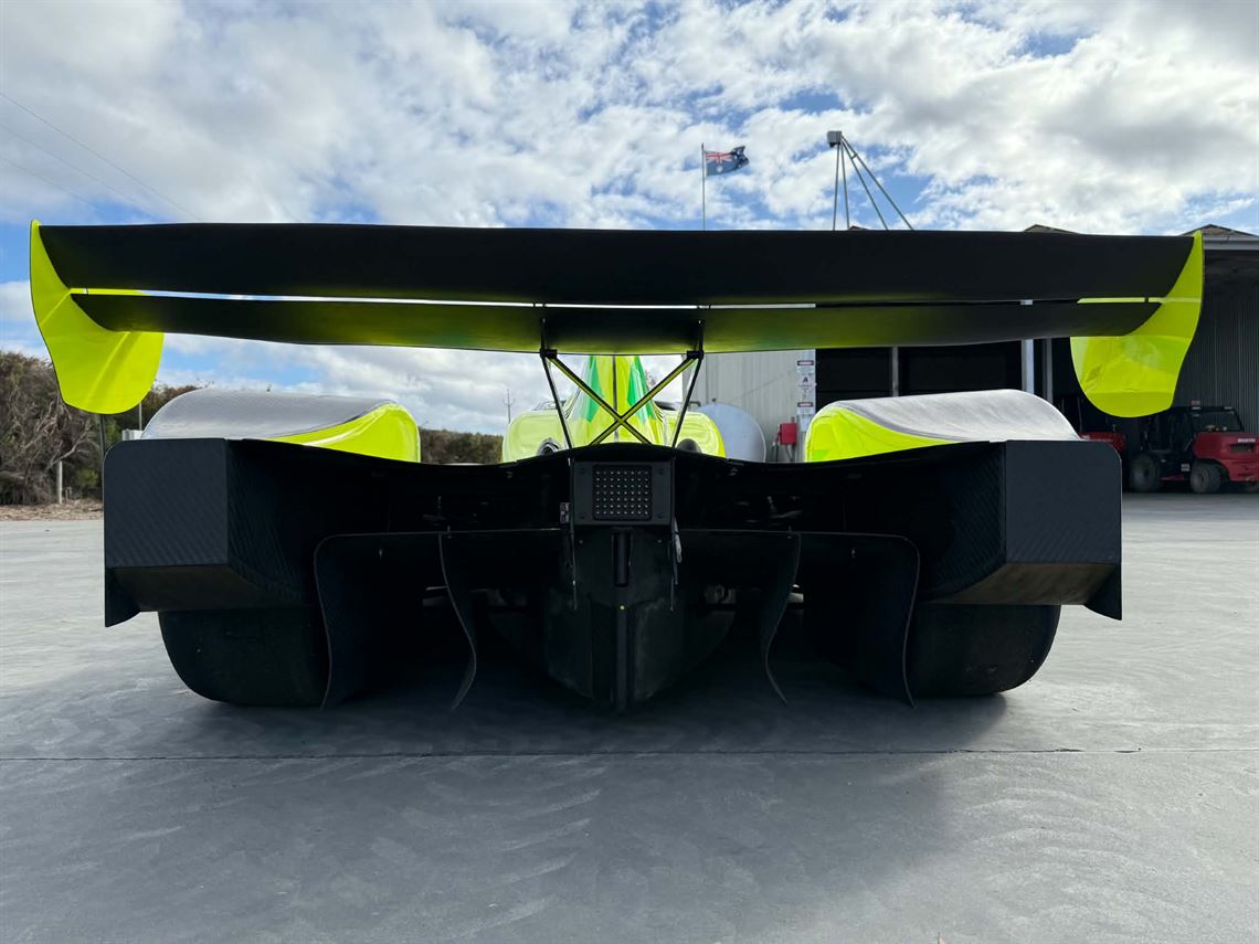 2022-wolf-f1-extreme
