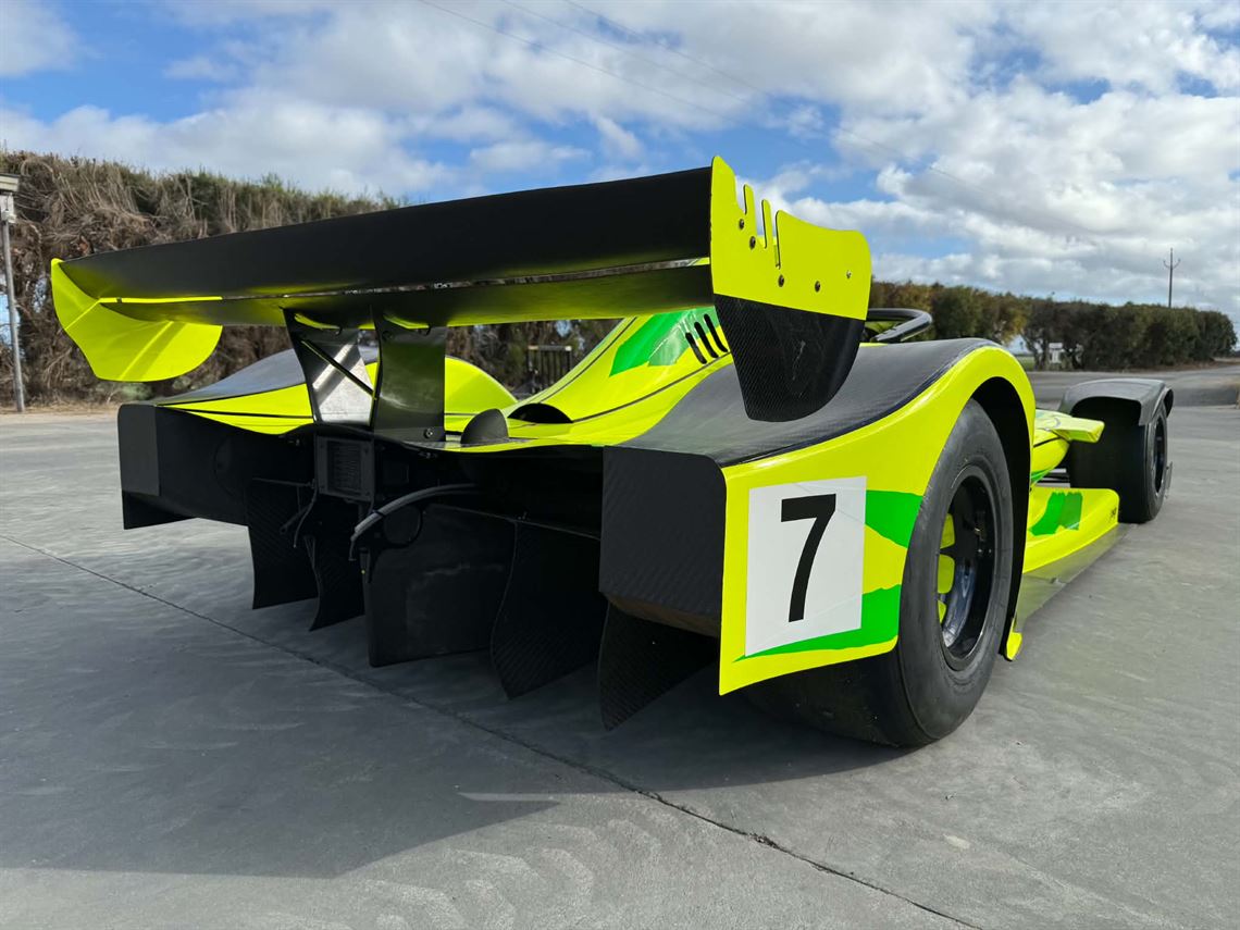 2022-wolf-f1-extreme