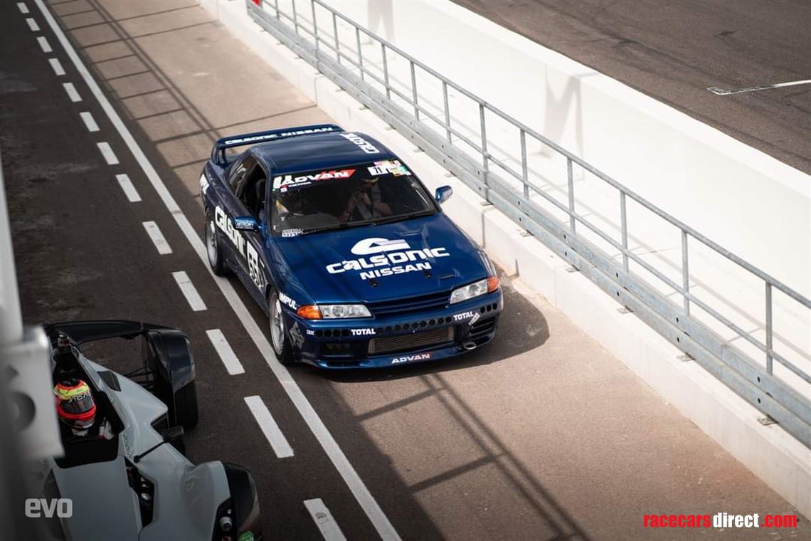nissan-skyline-r32-gtr-racetrack-car