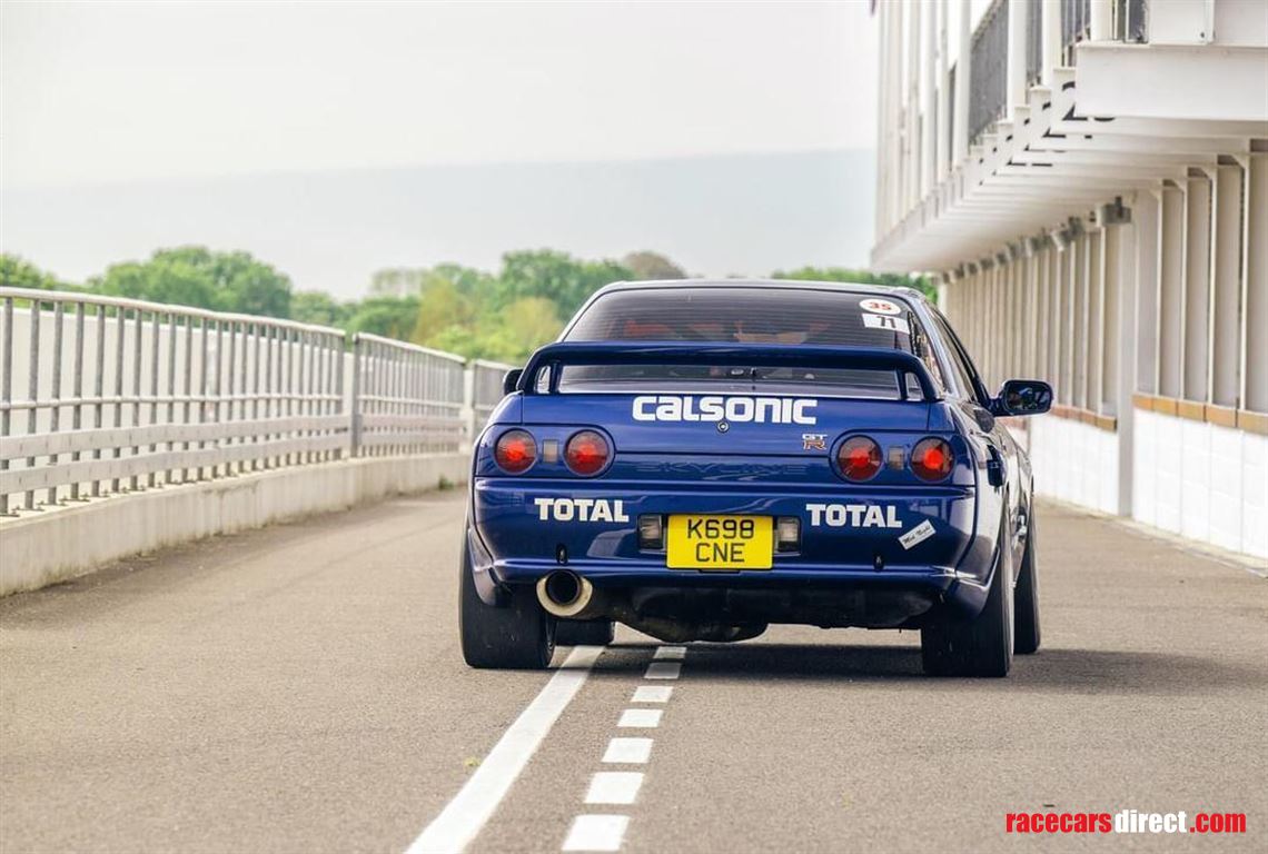 nissan-skyline-r32-gtr-racetrack-car