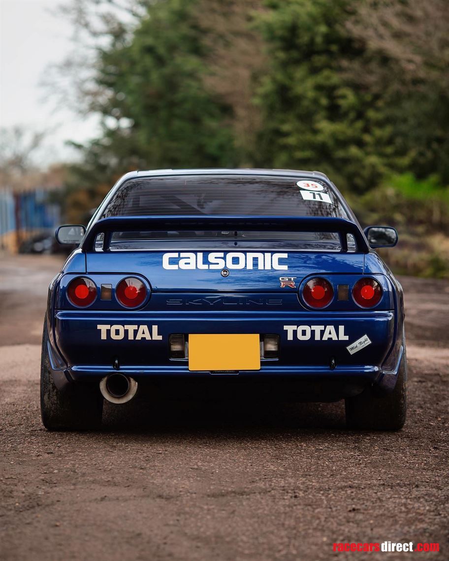 nissan-skyline-r32-gtr-racetrack-car