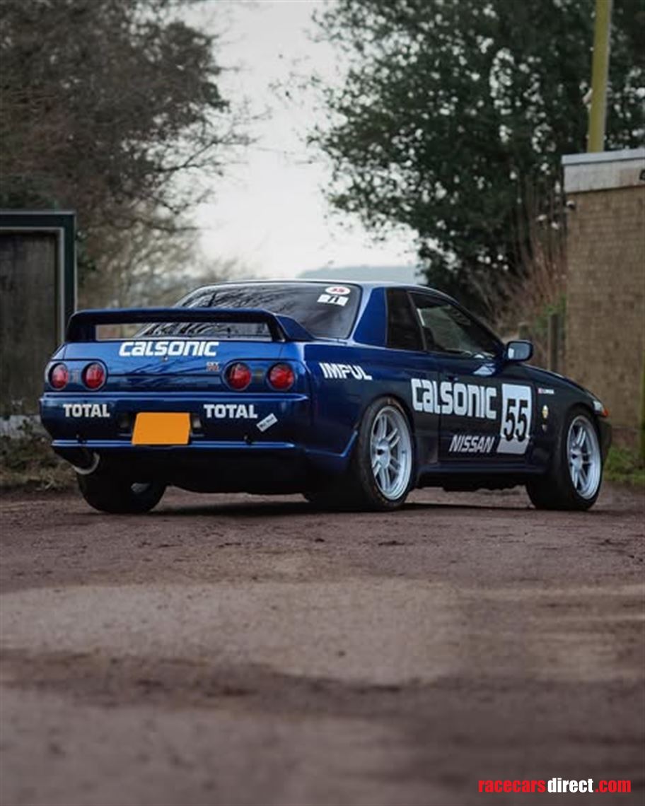 nissan-skyline-r32-gtr-racetrack-car