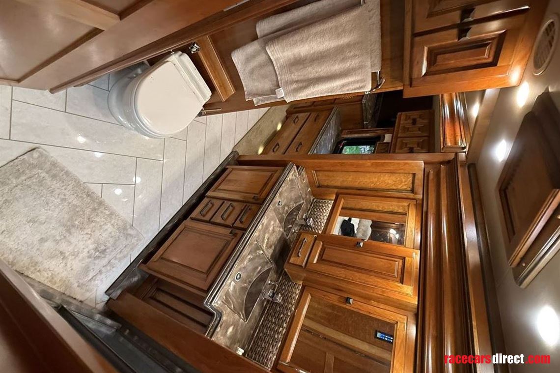 tiffin-motorhomes-allegro-bus