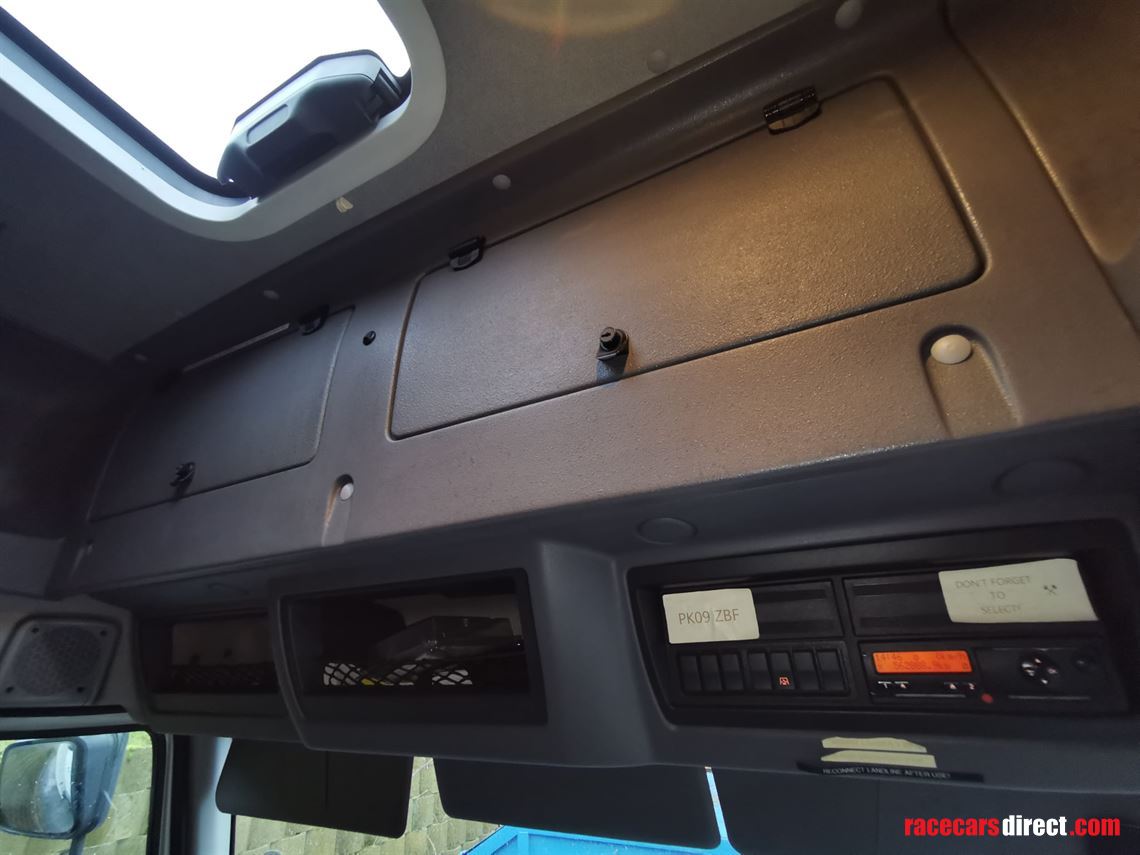 2009-daf-lf-45160-sleeper-cab-75t-race-suppor