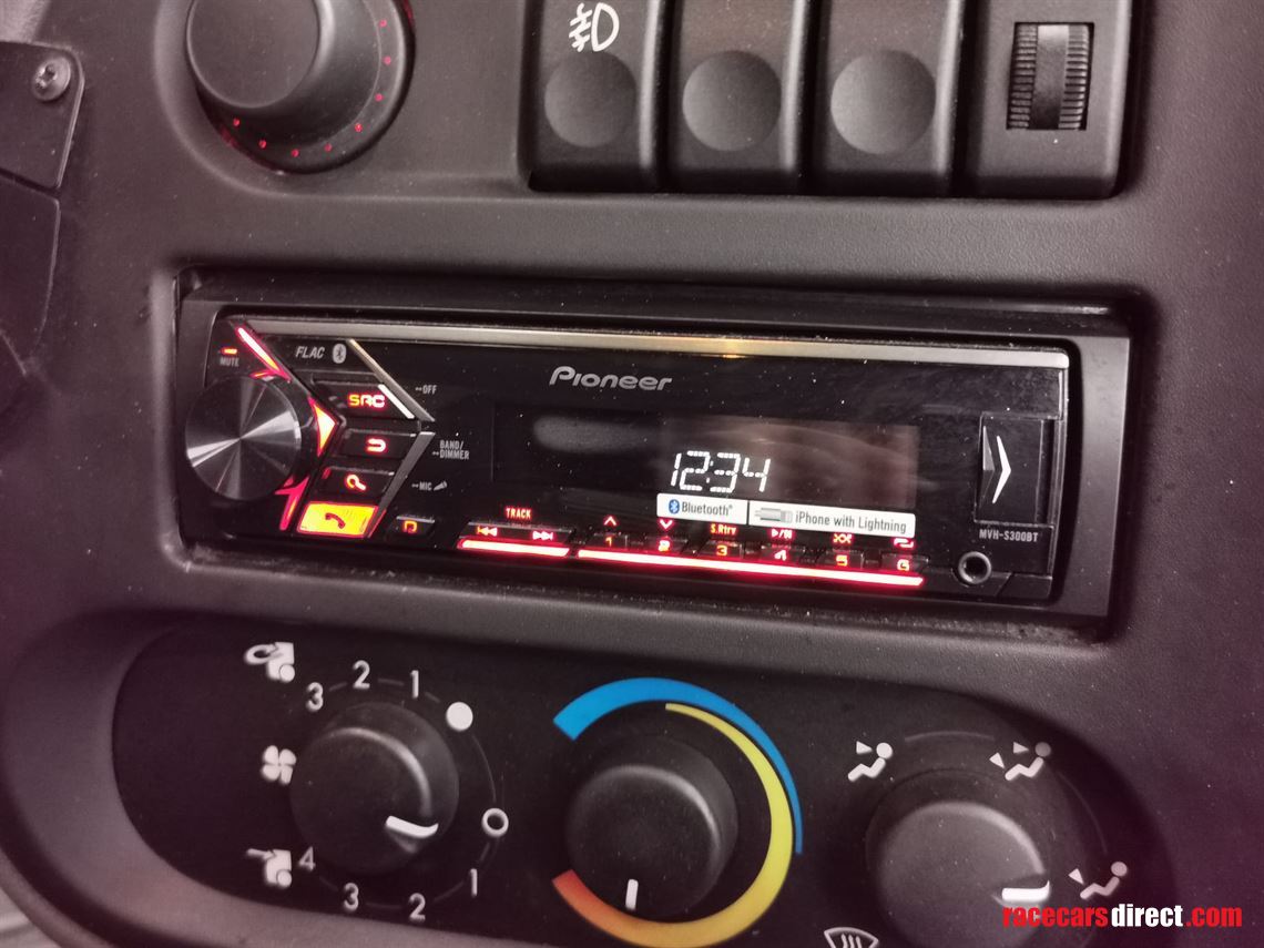 2009-daf-lf-45160-sleeper-cab-75t-race-suppor