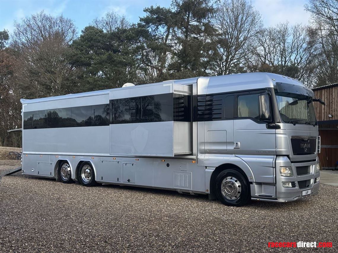 2018-equicruiser-motorhome-race-truck-with-ga