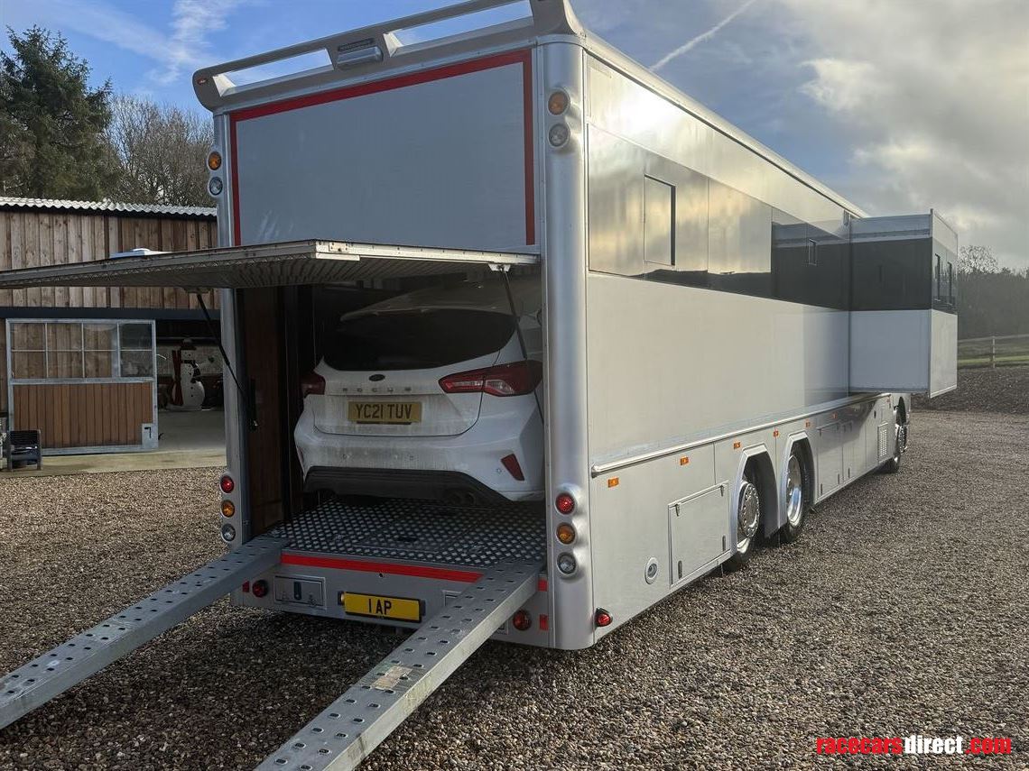 2018-equicruiser-motorhome-race-truck-with-ga