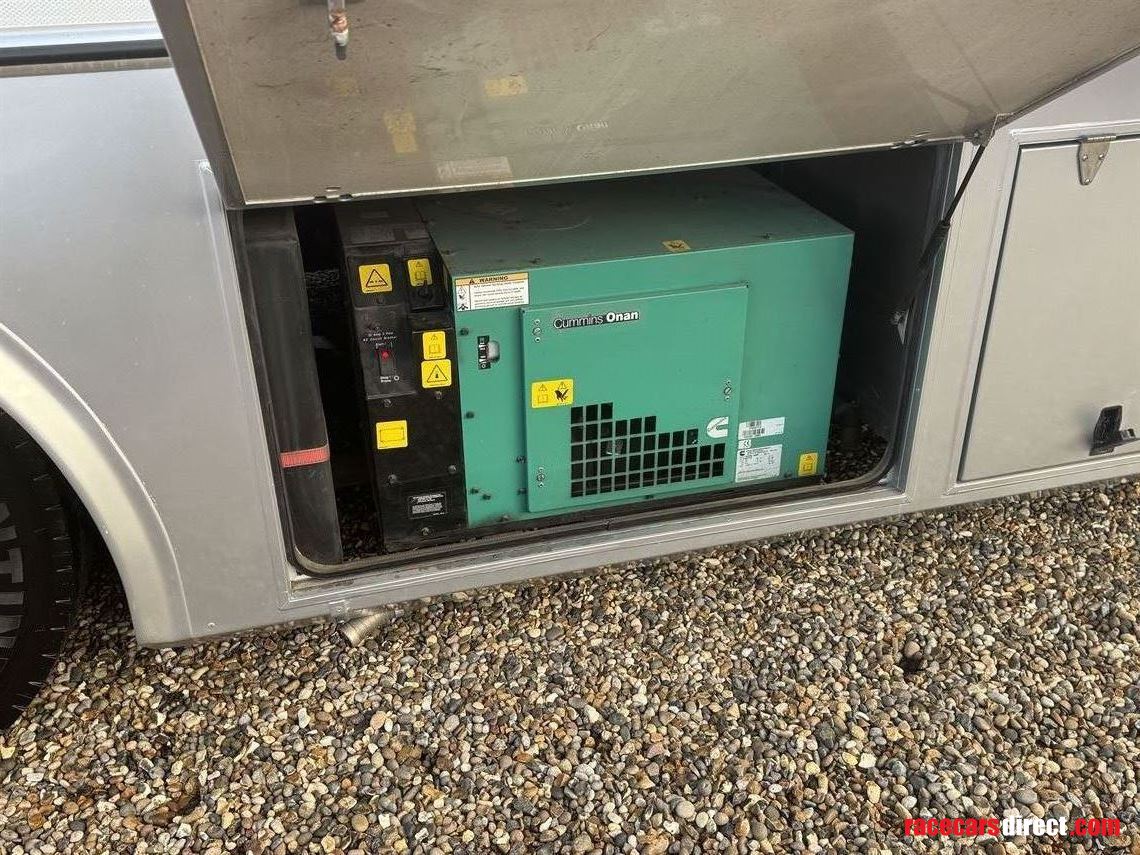 2018-equicruiser-motorhome-race-truck-with-ga