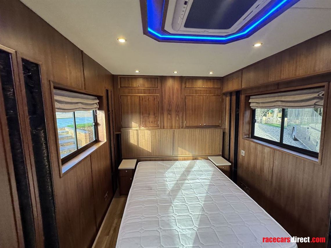 2018-equicruiser-motorhome-race-truck-with-ga