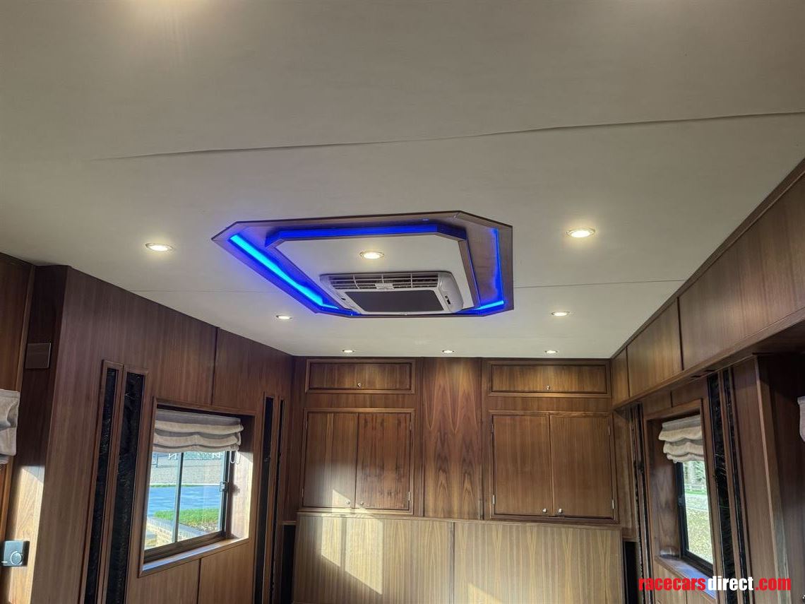 2018-equicruiser-motorhome-race-truck-with-ga