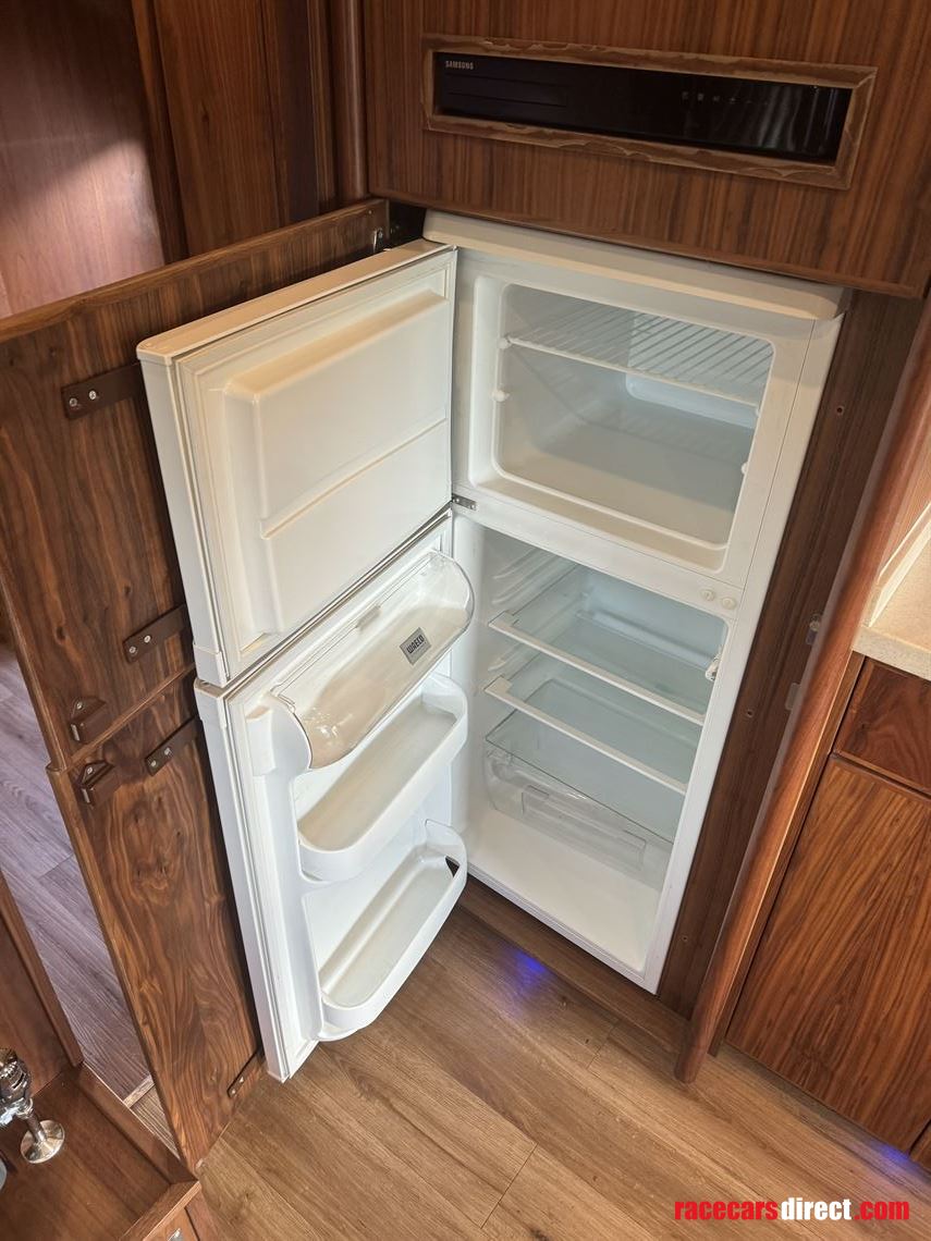 2018-equicruiser-motorhome-race-truck-with-ga