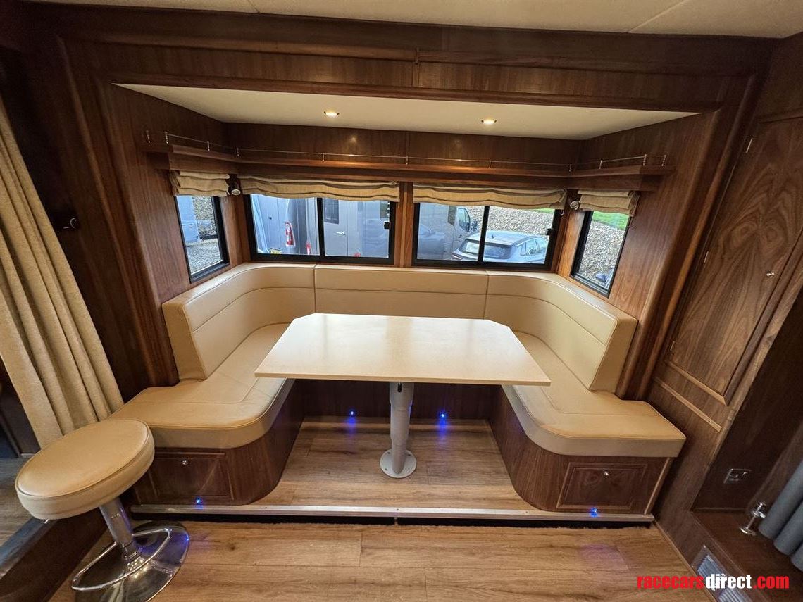 2018-equicruiser-motorhome-race-truck-with-ga