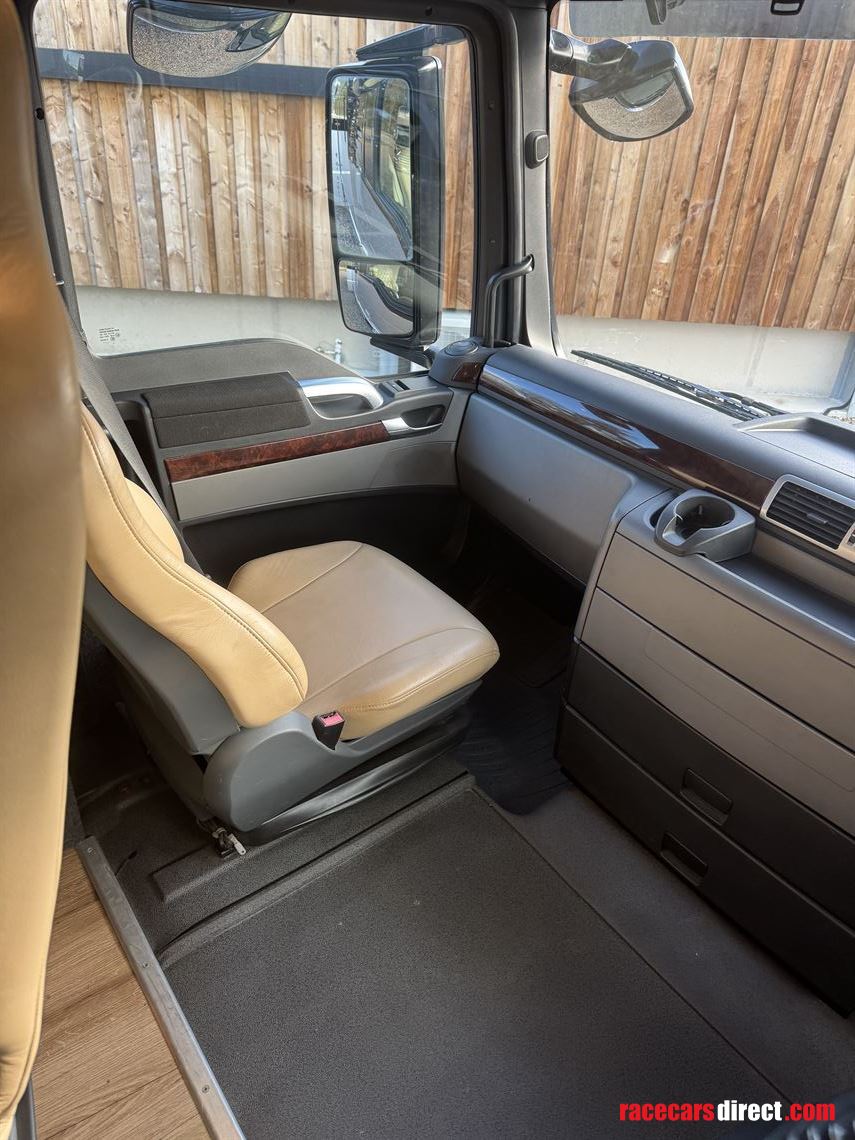 2018-equicruiser-motorhome-race-truck-with-ga