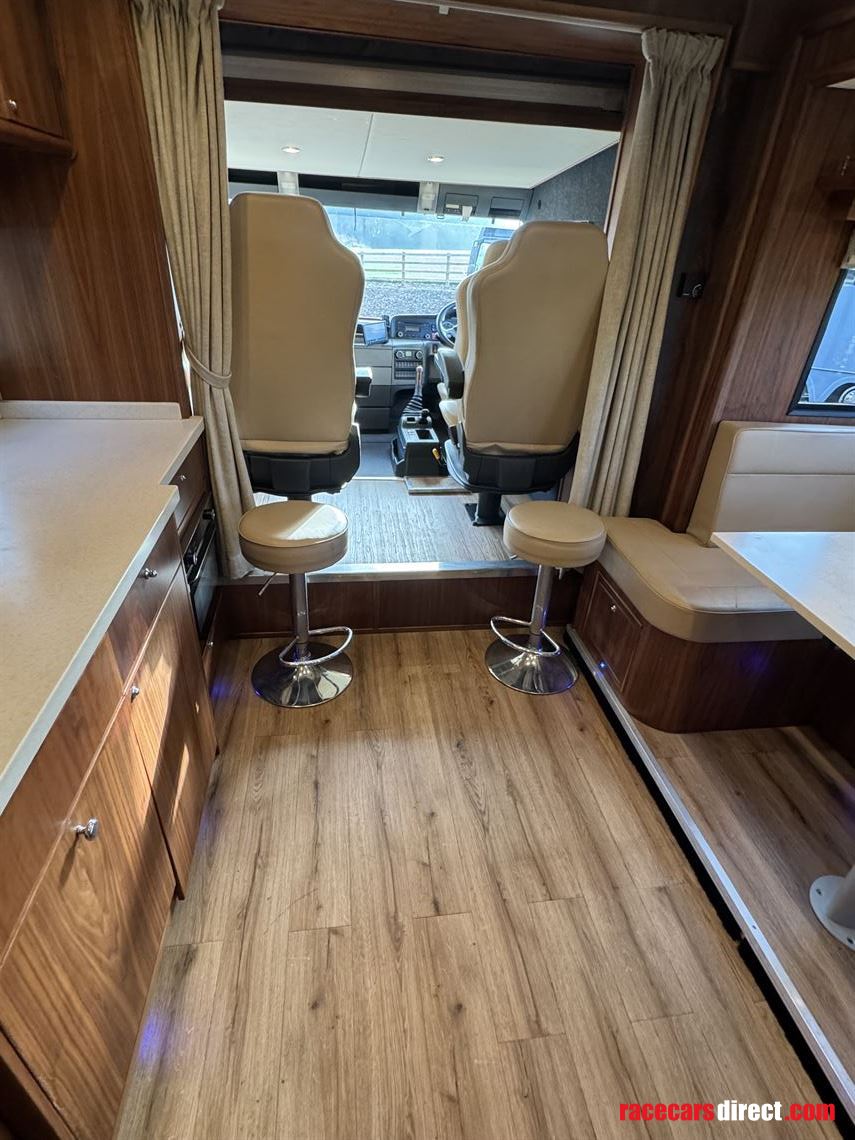 2018-equicruiser-motorhome-race-truck-with-ga