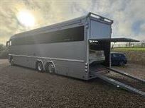 2018-equicruiser-motorhome-race-truck-with-ga